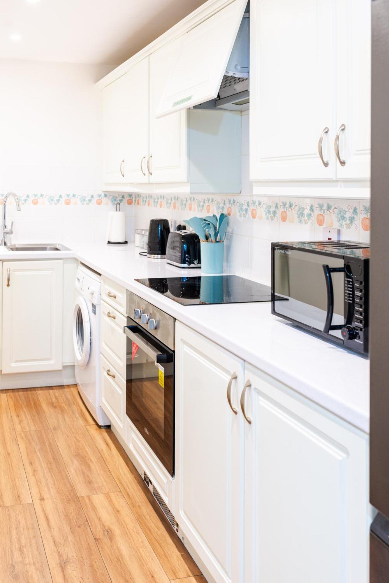 לונדון Bright And Spacious Flat With Free Parking מראה חיצוני תמונה