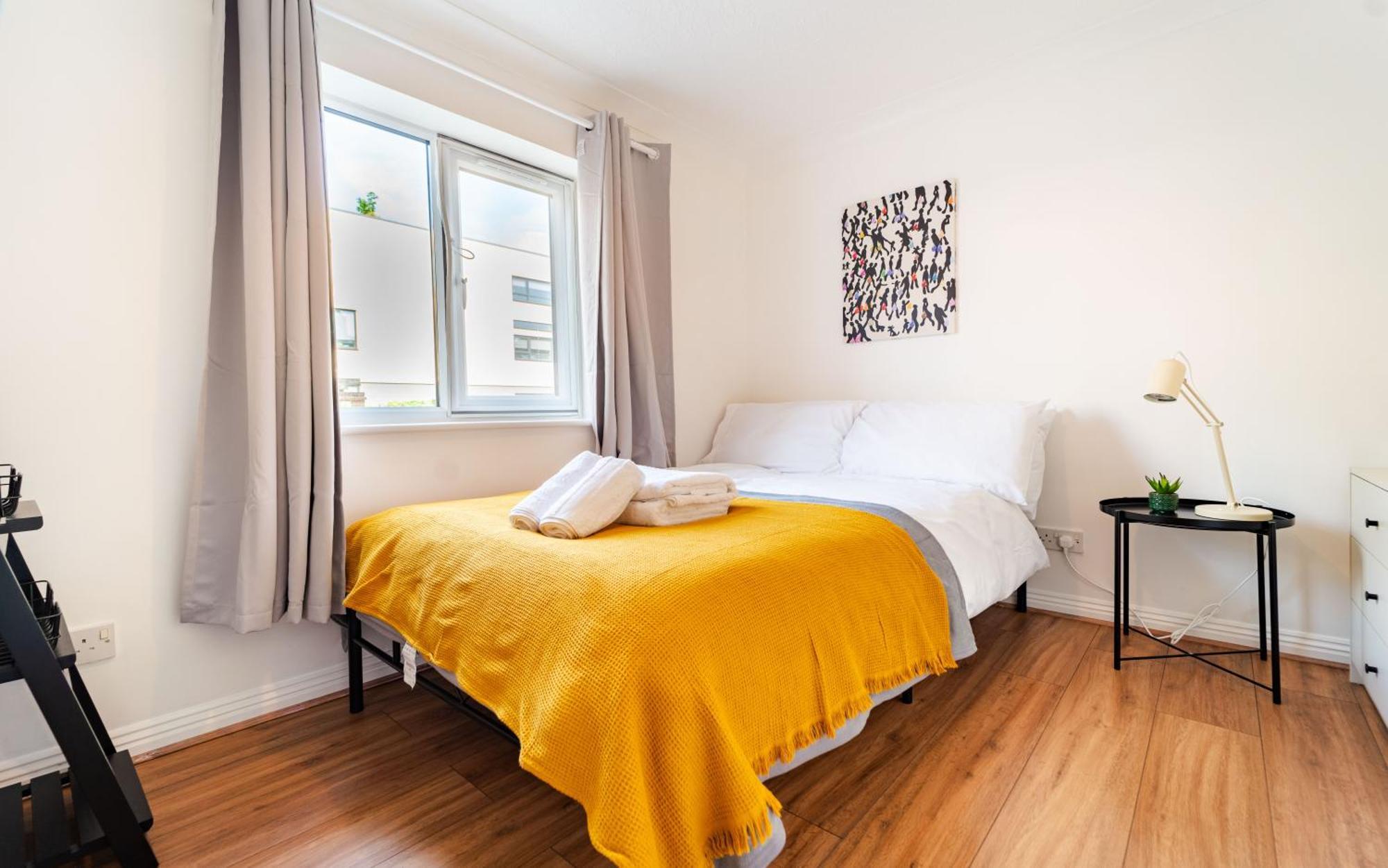 לונדון Bright And Spacious Flat With Free Parking מראה חיצוני תמונה