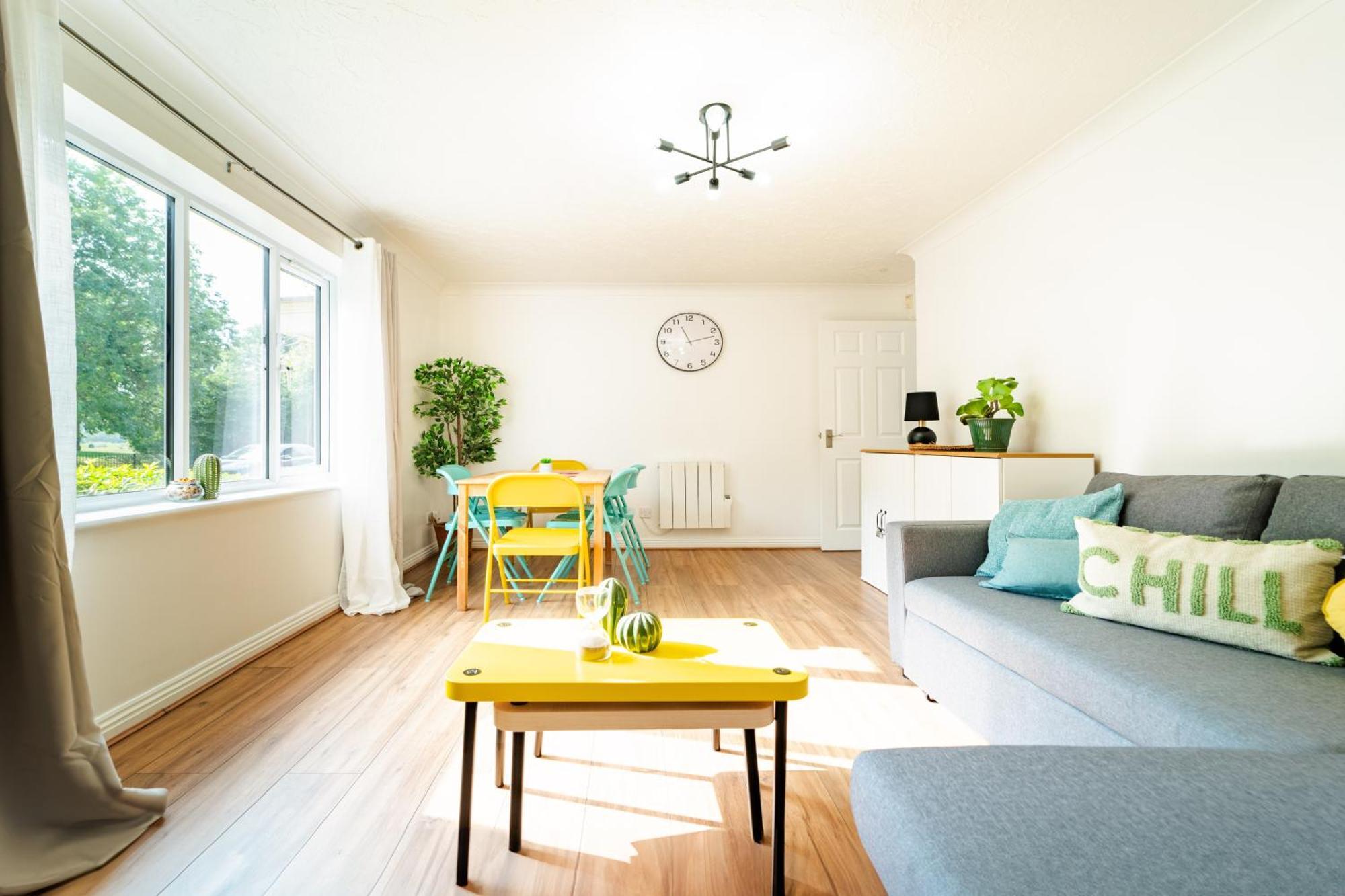 לונדון Bright And Spacious Flat With Free Parking מראה חיצוני תמונה