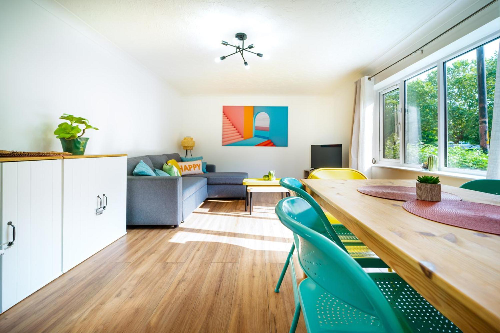 לונדון Bright And Spacious Flat With Free Parking מראה חיצוני תמונה